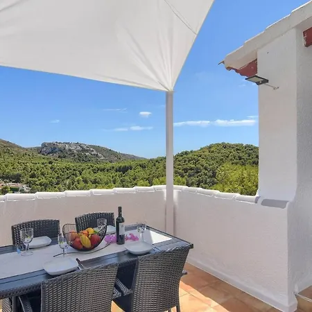 Stunning Mountain View Bungalow In Moraira טאולאדה