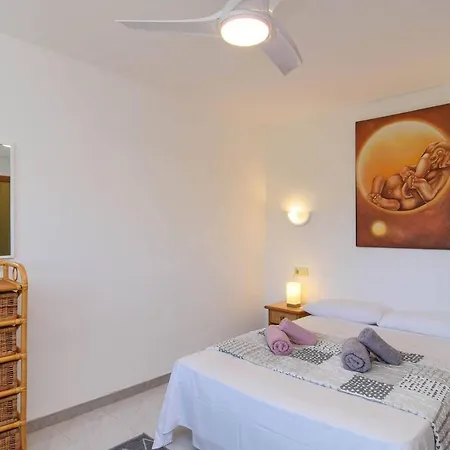 Stunning Mountain View Bungalow In Moraira דירה